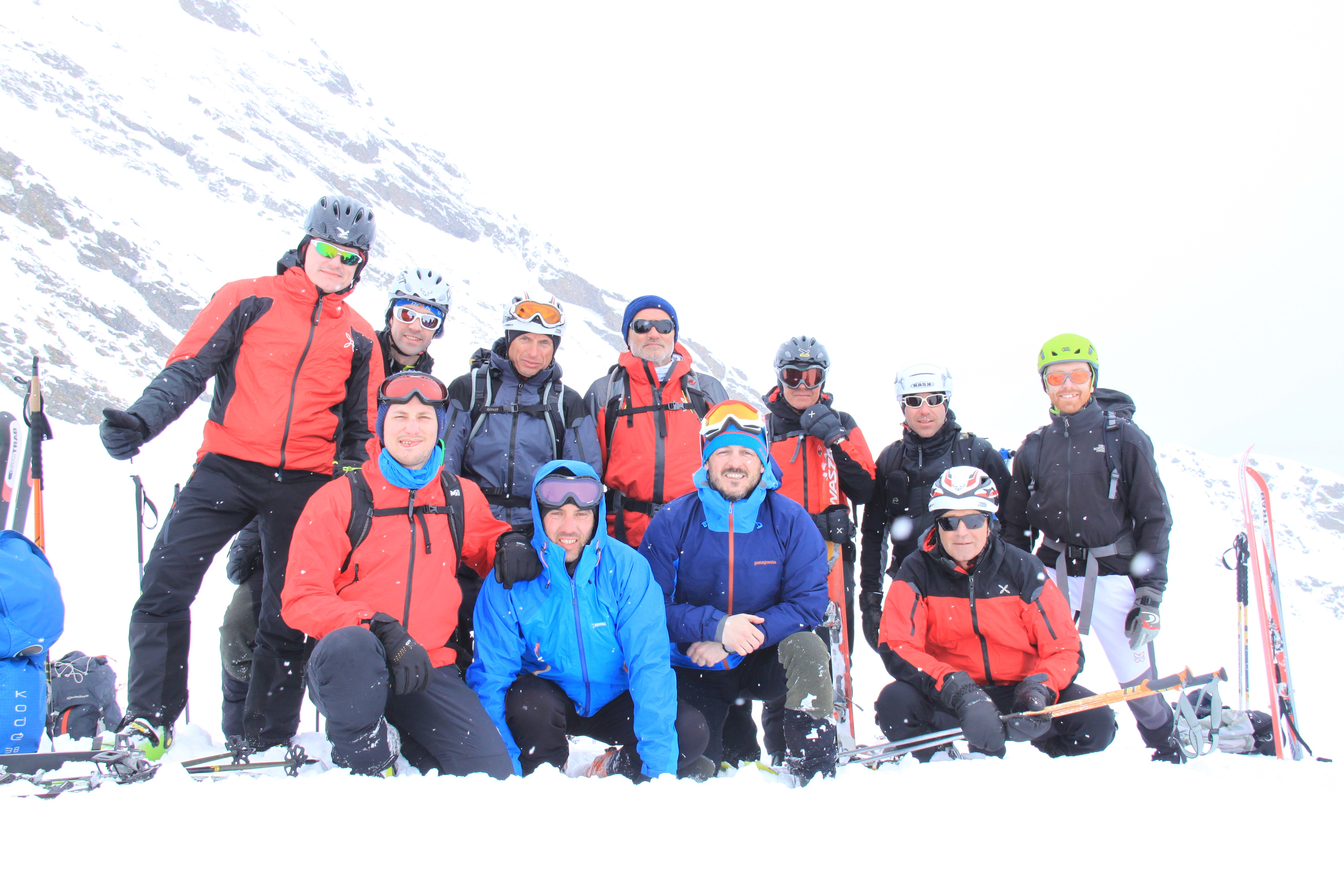 Tentativo a Monte Le Pozze (2894 m). Sciatina di Scialpinista in crosta di Neve